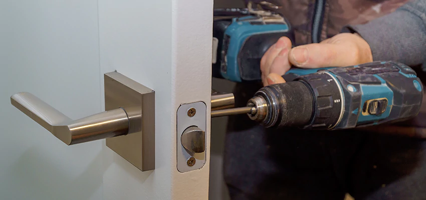 Broken Door Handle Lock Repair in Valinda, California