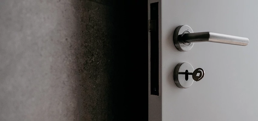 Front Door Handle Repair And Installation in Valinda, CA